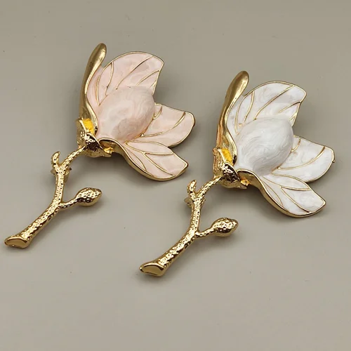 گل سینه گل میناکاری