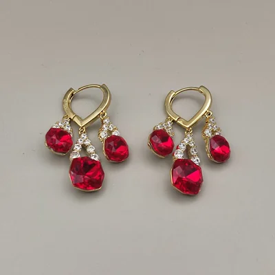 گوشواره نگین دار یاقوتی