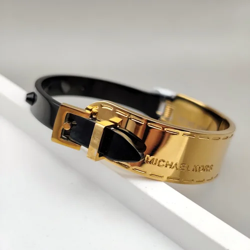 بنگل مایکل کورس